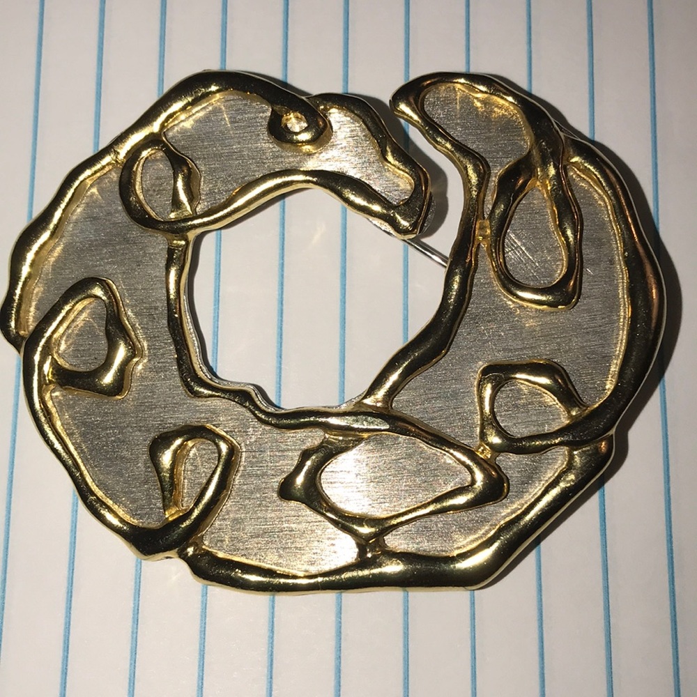 Park lane, Brooch